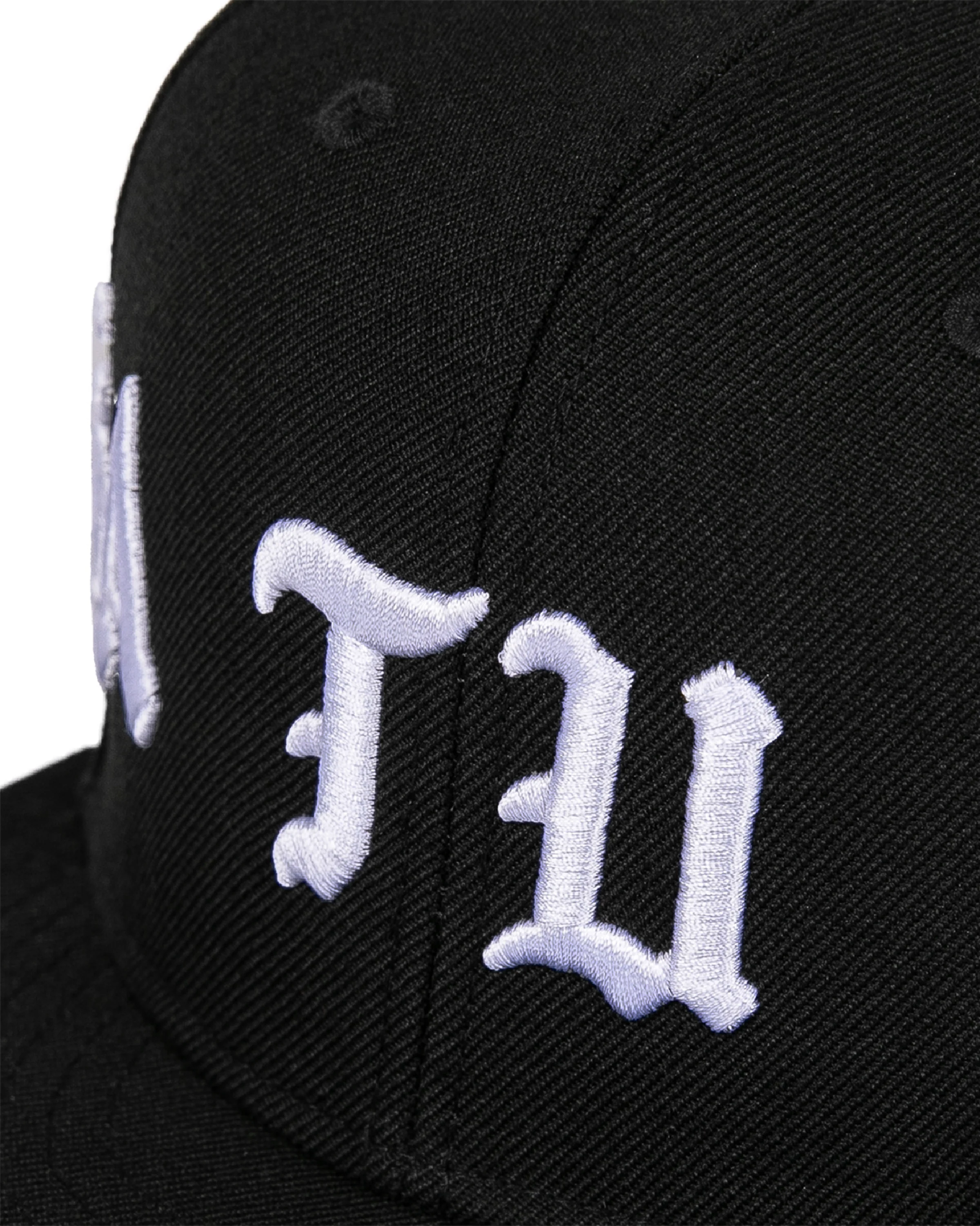 CHINGA FITTED: BLACK - Image 5