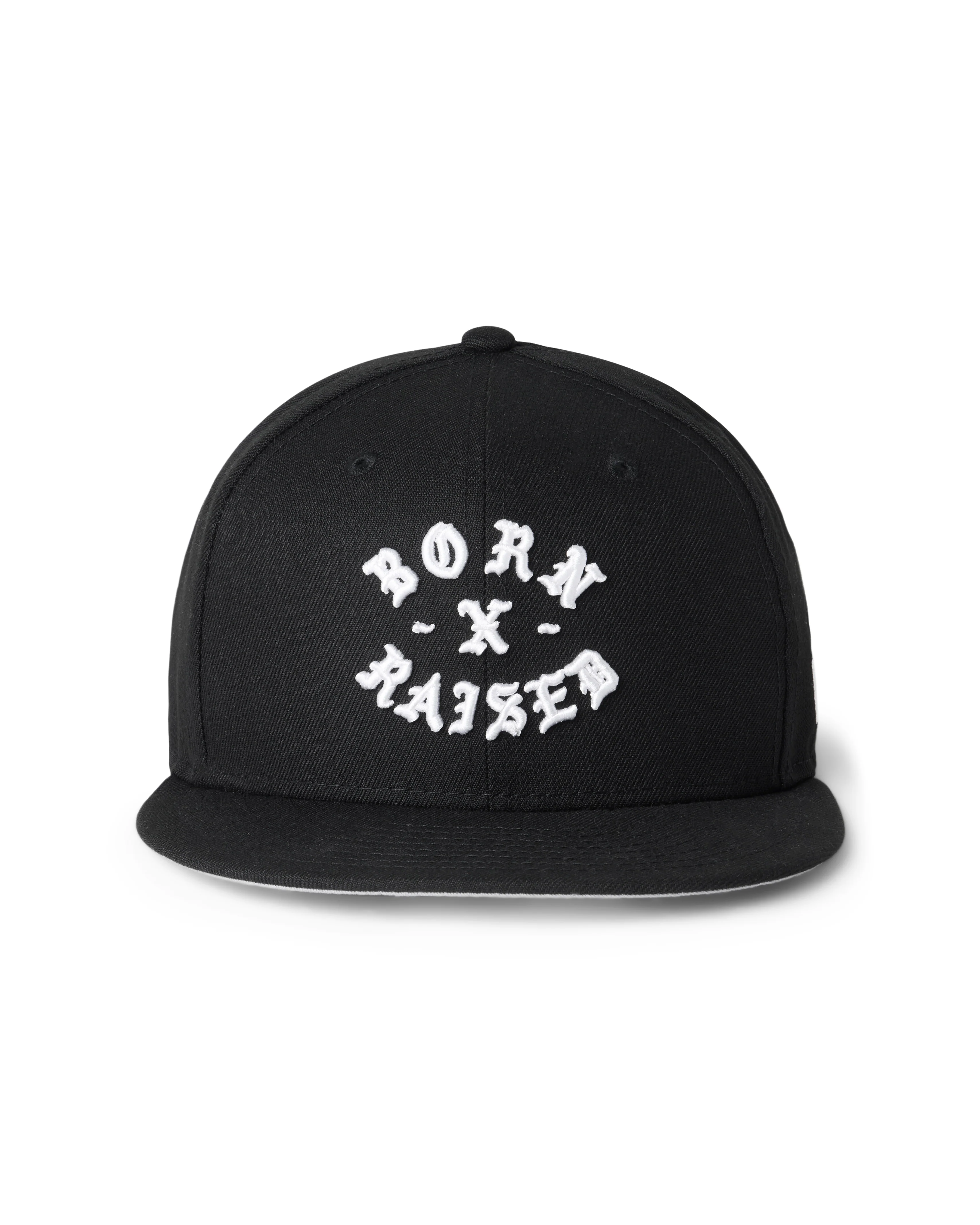 ON THE TURF FITTED HAT: BLACK